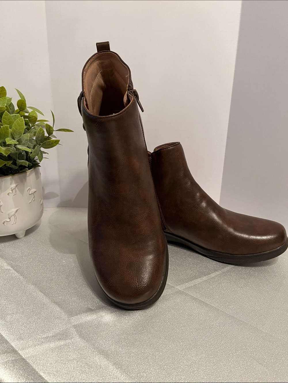 Kim Rogers - ** NWOT ** - Devorah Booties - Brown - 10M